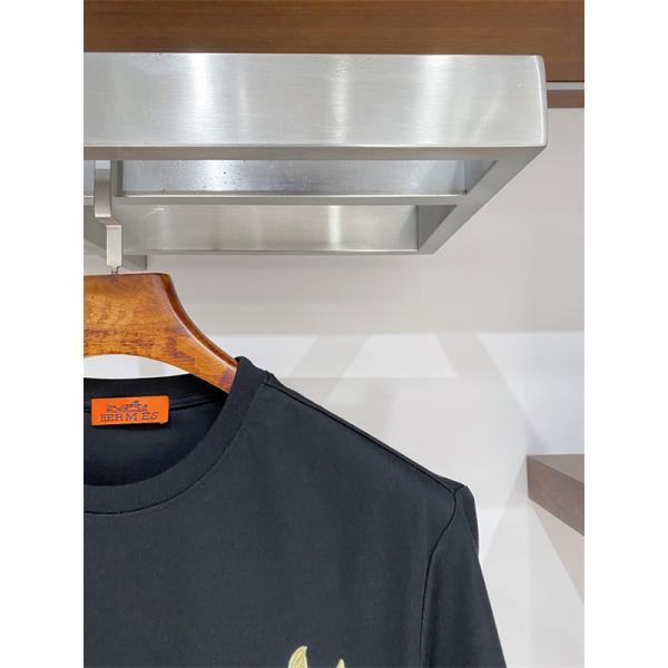 ブラック 半袖Tシャツ HERMES ホースプリント エルメス コピー サドルモチーフ クルーネック フロントグラフィック