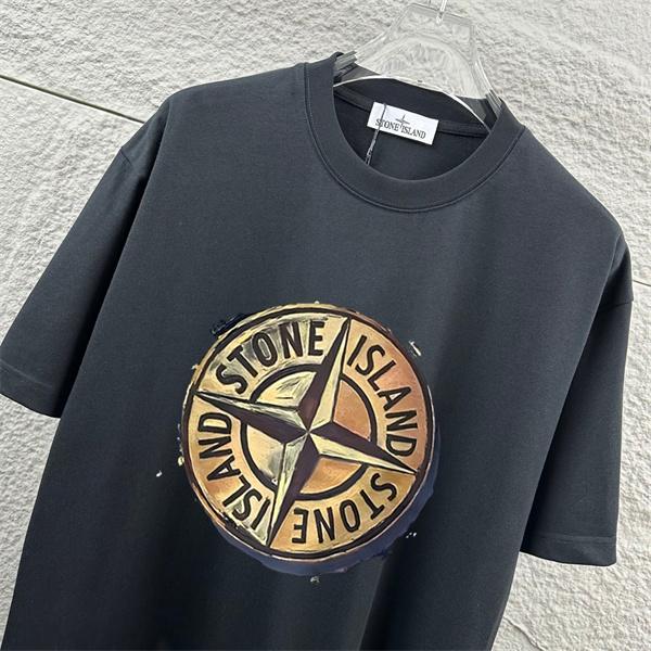 ブラック 半袖Tシャツ Stone Island ホースモチーフ ストーンアイランド コピー 馬具プリント クルーネック フロントグラフィック