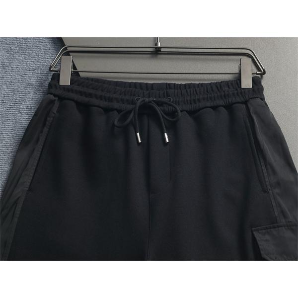 イボリー ショートパンツ PRADA サイドトライアングルロゴ プラダ コピー ドローコード付き リラックスシルエット