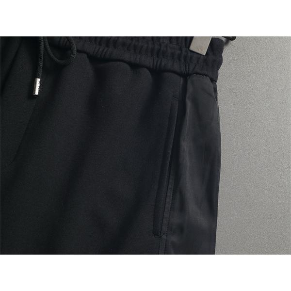 イボリー ショートパンツ PRADA サイドトライアングルロゴ プラダ コピー ドローコード付き リラックスシルエット