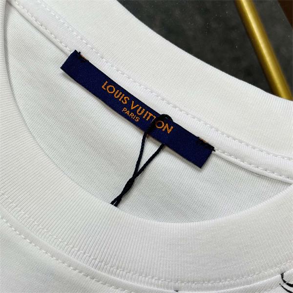 ホワイト 半袖Tシャツ Louis Vuitton センターロゴ ルイヴィトン コピー モノグラム柄LV刺繍風 クルーネック 裾袖ロゴプリント