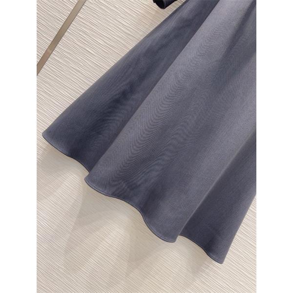 チャコールグレー 長袖シャツワンピース PRADA ベルト付き プラダ コピー 三角ロゴ フロントボタン Aラインシルエット