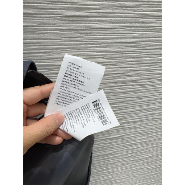 チャコールグレー 長袖シャツワンピース PRADA ベルト付き プラダ コピー 三角ロゴ フロントボタン Aラインシルエット