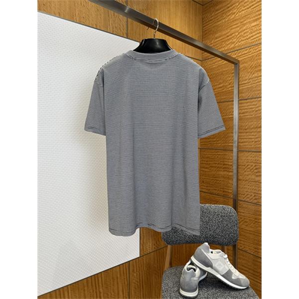  グレー 細ボーダー半袖Tシャツ Louis Vuitton ルイヴィトン コピー 胸元パッチロゴ クルーネック ゆったりシルエット