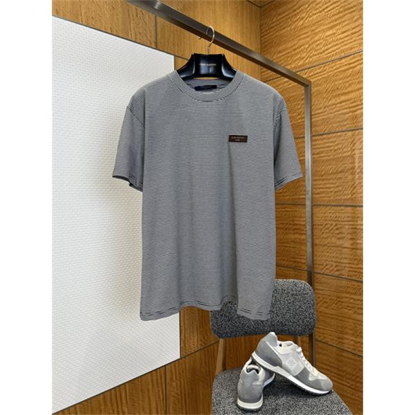  グレー 細ボーダー半袖Tシャツ Louis Vuitton ルイヴィトン コピー 胸元パッチロゴ クルーネック ゆったりシルエット