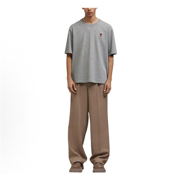 ブラック 半袖Tシャツ AMI Paris アミ パリス コピー 胸元レッドハートロゴ クルーネック 無地調 メンズカジュアルトップス