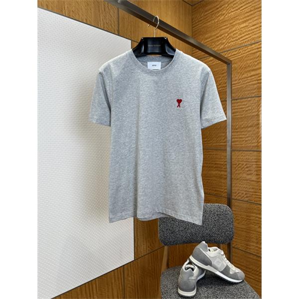 ブラック 半袖Tシャツ AMI Paris アミ パリス コピー 胸元レッドハートロゴ クルーネック 無地調 メンズカジュアルトップス