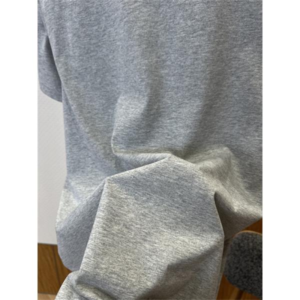 ブラック 半袖Tシャツ AMI Paris アミ パリス コピー 胸元レッドハートロゴ クルーネック 無地調 メンズカジュアルトップス