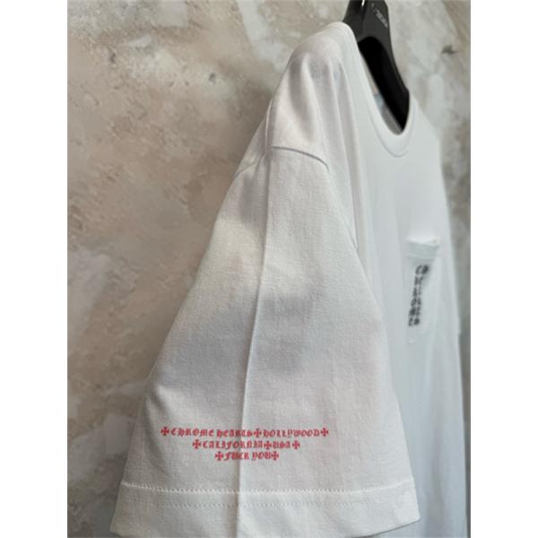  ブラック 半袖Tシャツ Chrome Hearts クロムハーツ コピー 胸ポケットロゴ バック英字プリント ゴシック文字 クルーネック