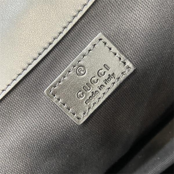 GUCCIコピー☆2026トレンド☆グッチリュック 男女兼用 防水PC収納可能 通勤・通学・旅行に最適