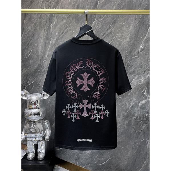 ブラック 半袖Tシャツ Chrome Hearts クロムハーツ コピー ピンククロス刺繍風 胸元ワンポイント クルーネック ゆったりシルエット