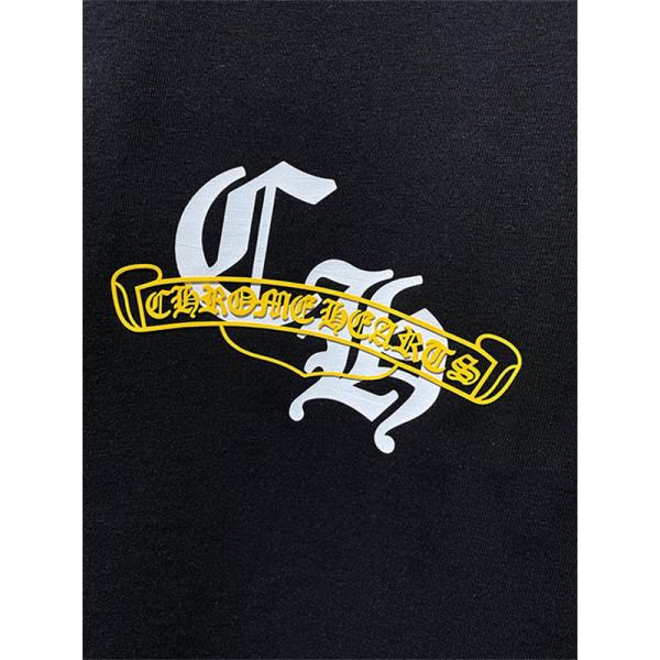 半袖Tシャツ Chrome Hearts クロムハーツ コピー フロントイエローリボンロゴ バック総柄グラフィック クルーネック