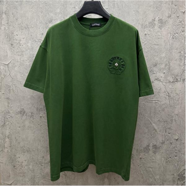 半袖Tシャツ Chrome Hearts クロムハーツ コピー フローラルクロスバックロゴ ゴシックレタリング クルーネック ゆったりシルエット
