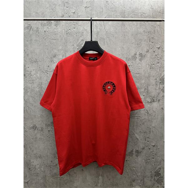 レッド 半袖Tシャツ Chrome Hearts クロムハーツ コピー 胸元サークルロゴ クルーネック ワンポイントデザイン ゆったりシルエット