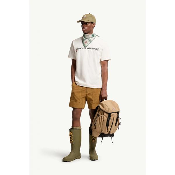 ホワイト ブラック 半袖Tシャツ MONCLER GRENOBLE モンクレール グルノーブル コピー 胸元ロゴプリント クルーネック シンプルカジュアル