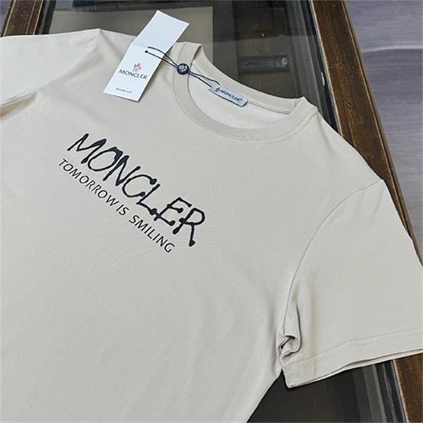 ホワイト 半袖Tシャツ MONCLER モンクレール コピー TOMORROW IS SMILINGロゴ クルーネック フロント英字プリント すっきりシルエット