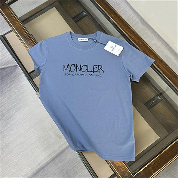 ホワイト 半袖Tシャツ MONCLER モンクレール コピー TOMORROW IS SMILINGロゴ クルーネック フロント英字プリント すっきりシルエット