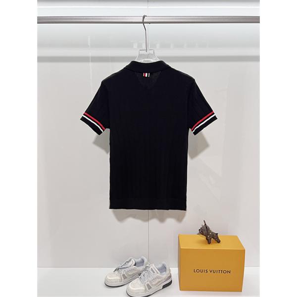 ブラック ニットポロシャツ MONCLER モンクレール コピー 袖ライン配色 リブ編み 半袖 襟付き ボタンデザイン