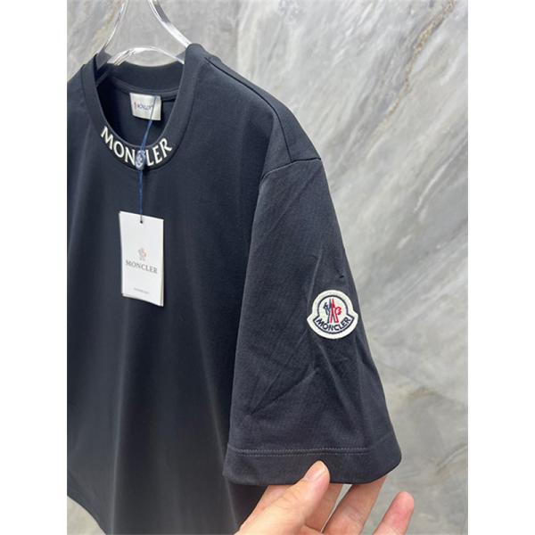 半袖Tシャツ MONCLER モンクレール コピー ネックロゴプリント クルーネック 袖ワッペン 無地調 カジュアルトップス