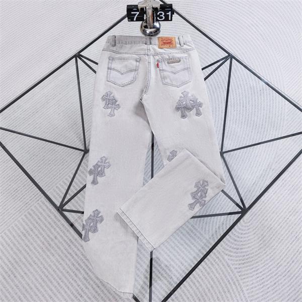 ライトグレー デニムパンツ Chrome Hearts クロムハーツ コピー クロス刺繍パッチ ウォッシュ加工 ストレートシルエット 5ポケットジーンズ