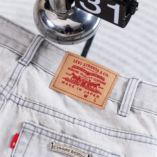 ライトグレー デニムパンツ Chrome Hearts クロムハーツ コピー クロス刺繍パッチ ウォッシュ加工 ストレートシルエット 5ポケットジーンズ