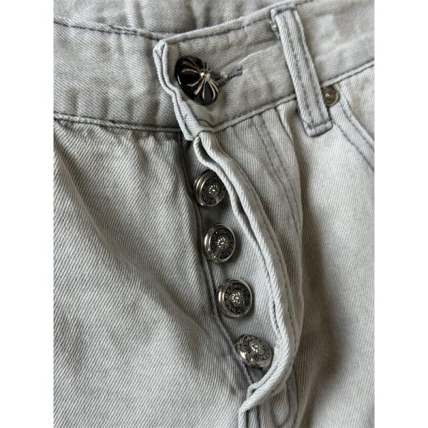  ライトグレー ストレートデニムパンツ Chrome Hearts クロムハーツ コピー クロスパッチ装飾 ウォッシュ加工 5ポケット ジーンズ