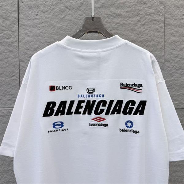  ホワイト グラフィックTシャツ BALENCIAGA バレンシアガ コピー 胸元カラーロゴ 背面ビッグレタリング 半袖 ワイドフィット