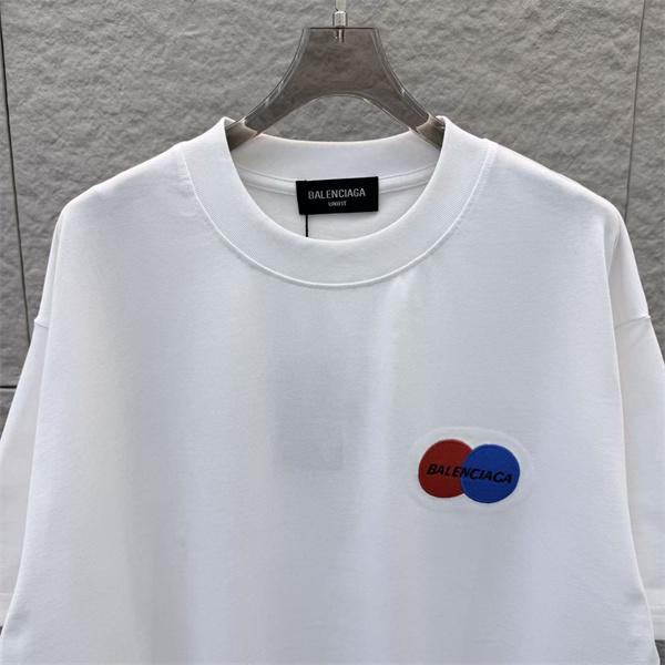  ホワイト グラフィックTシャツ BALENCIAGA バレンシアガ コピー 胸元カラーロゴ 背面ビッグレタリング 半袖 ワイドフィット