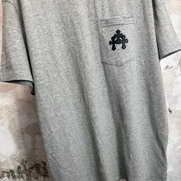2026新作 CHROME HEARTS コピー クロムハーツ ポケットロゴ 半袖Tシャツ メンズ クルーネック グレー ミニマル ストリート カジュアル