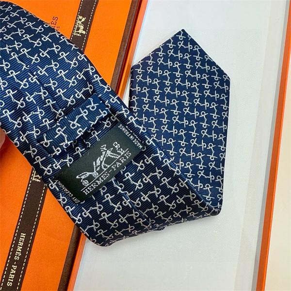 エルメス ネクタイコピーHermès 2026マイクロドット柄シルク 上品な光沢