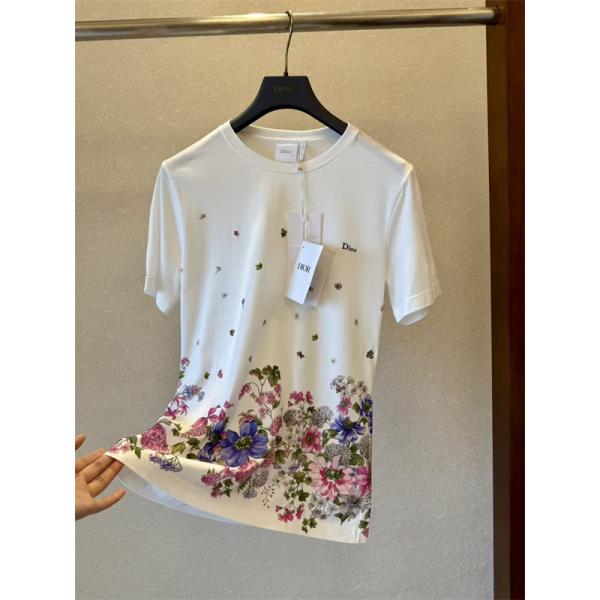 DIOR通販 ディオール tシャツ コピー ☆2026トレンド 手描きフラワーアート 裾に乱れ咲く花々