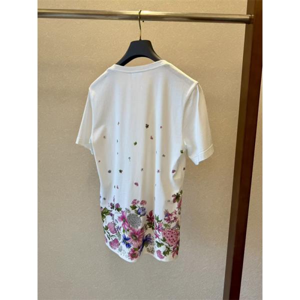 DIOR通販 ディオール tシャツ コピー ☆2026トレンド 手描きフラワーアート 裾に乱れ咲く花々