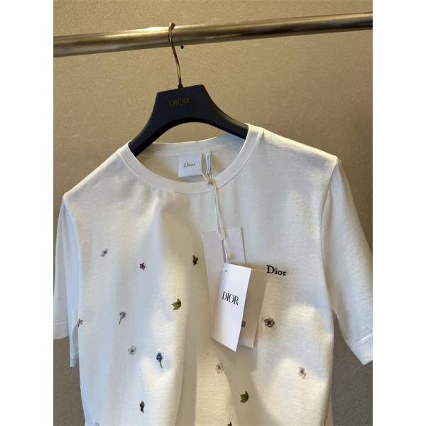 DIOR通販 ディオール tシャツ コピー ☆2026トレンド 手描きフラワーアート 裾に乱れ咲く花々
