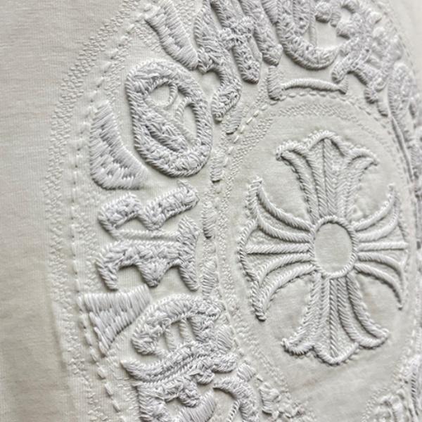 CHROME HEARTS クロムハーツ ホワイト 半袖Tシャツ 胸元エンボスロゴ クルーネック 爽麗 ゆったり 人気 トップス