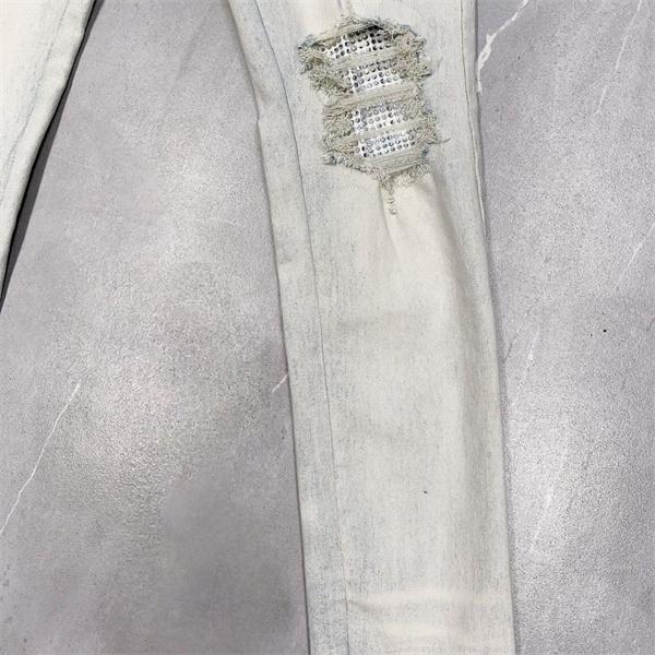 ダメージクラッシュデニム AMIRI アミリ コピー ジーンズ ビッグロゴ ワッペン加工 ヴィンテージウォッシュ 人気