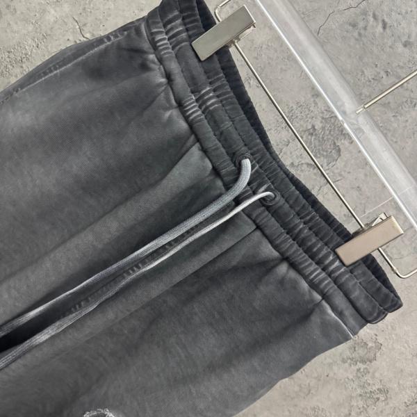 CHROME HEARTS クロムハーツ 2026ヴィンテージウォッシュ スウェットショーツ ダガー装飾 クロスパッチ 刺繍ロゴ ドローストリング ハーフパンツ メンズ