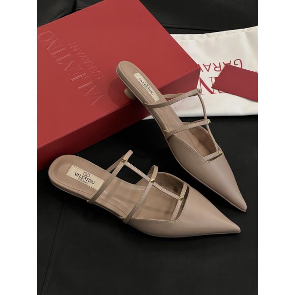 2cm高さ快適履き心地 ヴァレンティノキトゥンヒールシューズコピー VALENTINO 普段使い・デートに◎ セクシー＆エレガント