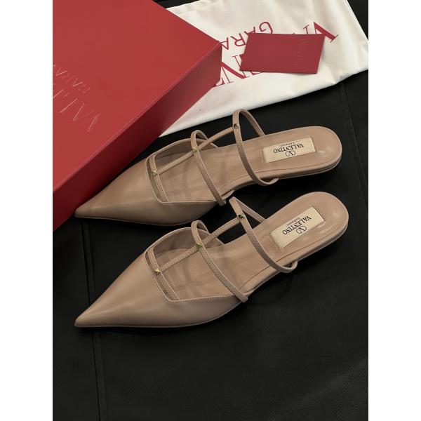 2cm高さ快適履き心地 ヴァレンティノキトゥンヒールシューズコピー VALENTINO 普段使い・デートに◎ セクシー＆エレガント