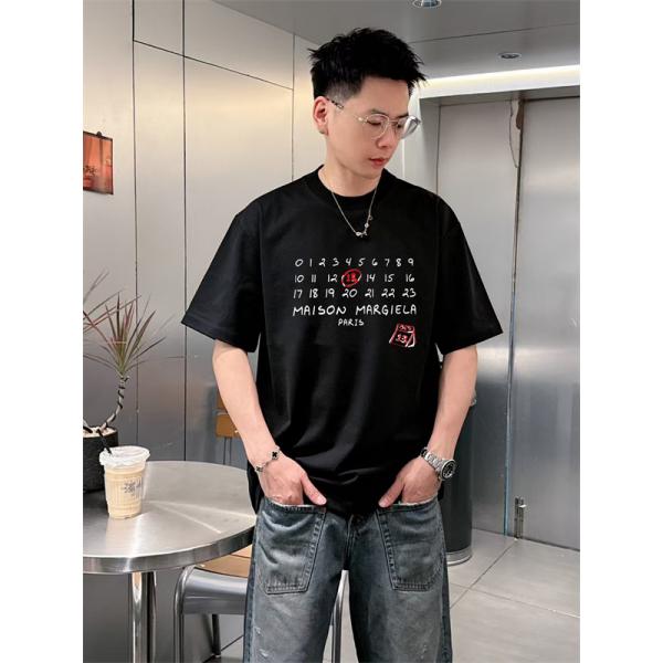 人気 Maison Margiela メゾンマルジェラ コピー Tシャツ 手書き風ナンバーロゴ 韓国系 ミニマル メンズ レディース