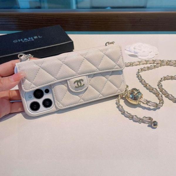 CHANEL シャネル 2026 キャビア調キルティング チェーンストラップ iPhoneケース ショルダーウォレット風 カード収納 ロゴ金具 スマホケース iPhone14 iPhone15 iPhone16 iPhone17 Pro Max対応