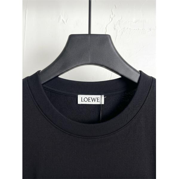 リピート人気 LOEWE ロエベ コピー Tシャツ メンズ 立体ロゴ ピンク刺繍アクセント 一枚で決まる