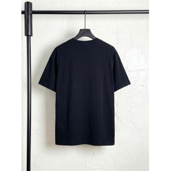 リピート人気 LOEWE ロエベ コピー Tシャツ メンズ 立体ロゴ ピンク刺繍アクセント 一枚で決まる