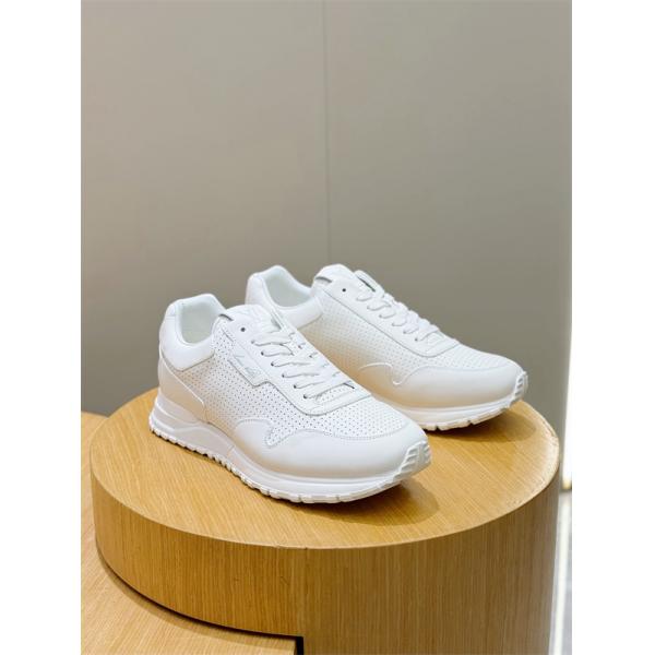 今季気になる  2026新品セール ルイ ヴィトン LOUIS VUITTON ランニングシューズコピー 激安(日本最大級)