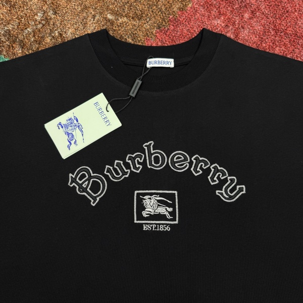 BURBERRY バーバリー ロゴ刺繍Tシャツ アーチロゴ ナイトエンブレム刺繍 クルーネック 半袖 コットン カジュアル ペア対応 メンズ レディース