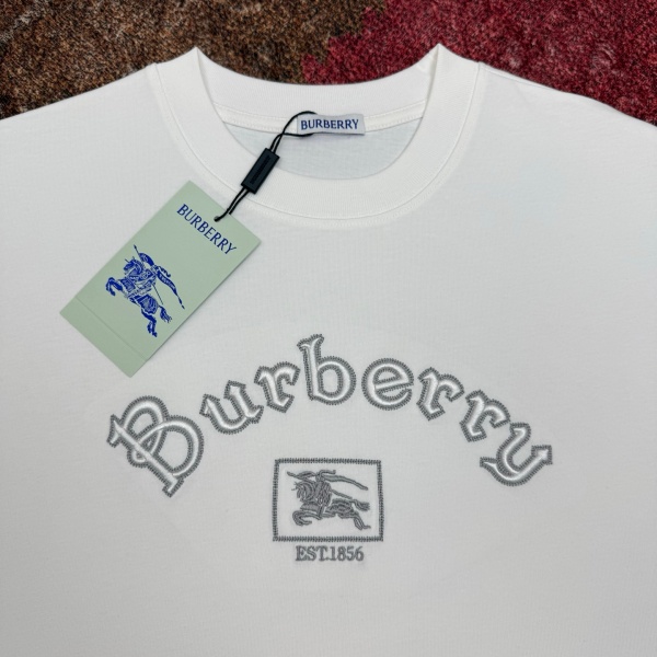 BURBERRY バーバリー ロゴ刺繍Tシャツ アーチロゴ ナイトエンブレム刺繍 クルーネック 半袖 コットン カジュアル ペア対応 メンズ レディース