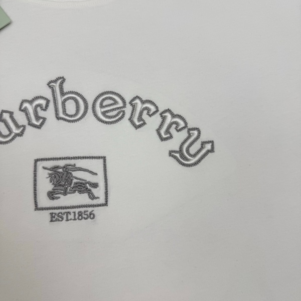 BURBERRY バーバリー ロゴ刺繍Tシャツ アーチロゴ ナイトエンブレム刺繍 クルーネック 半袖 コットン カジュアル ペア対応 メンズ レディース