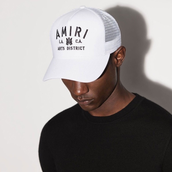 AMIRI アミリ メッシュキャップ Arts District ロゴ刺繍 トラッカーキャップ 通気設計 サイズ調整可能 ストリート ユニセックス