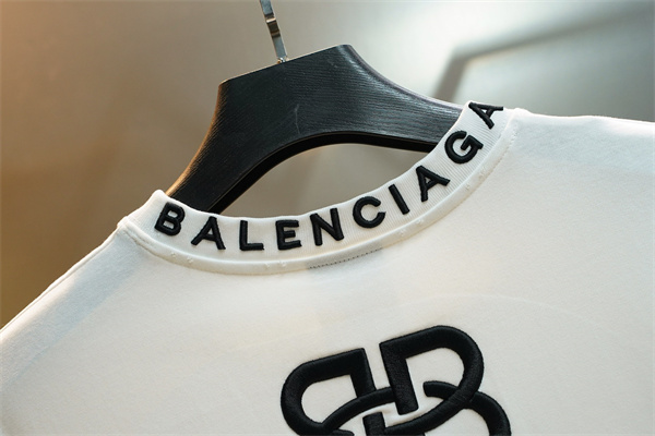 ロゴ刺繍 半袖 メンズ 人気アイテム シンプルデザイン BALENCIAGA バレンシアガ コピー Tシャツ 定番人気