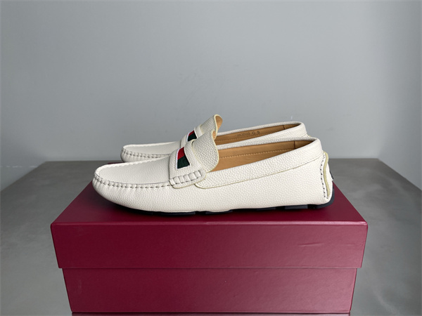 グッチモカシンスーパーコピードライビングローファーGUCCIメンズファッション2026最新
