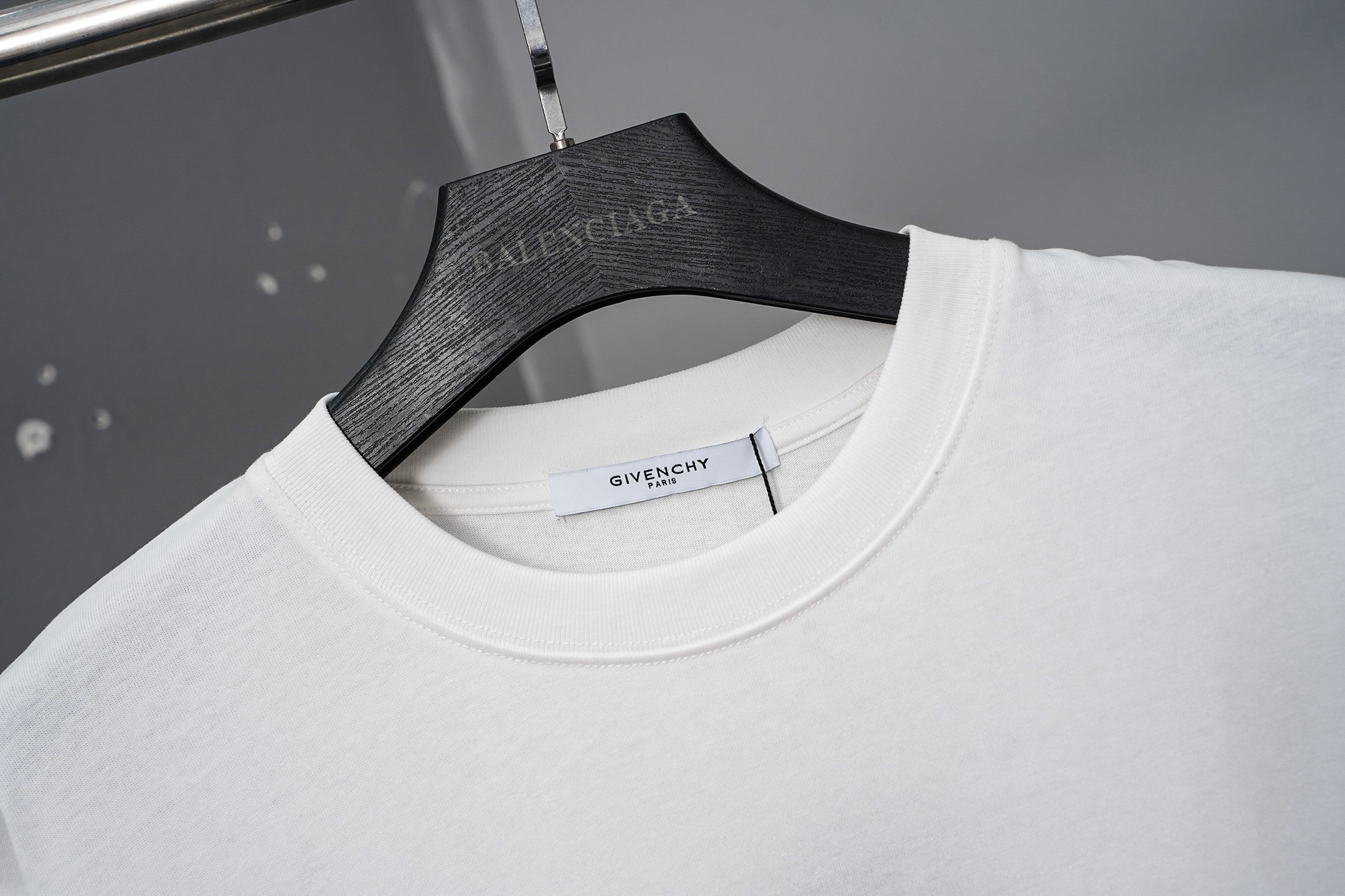 ワンポイント メンズ オシャレ 大人カジュアル Givenchy ジバンシィ コピー Tシャツ 売れ筋